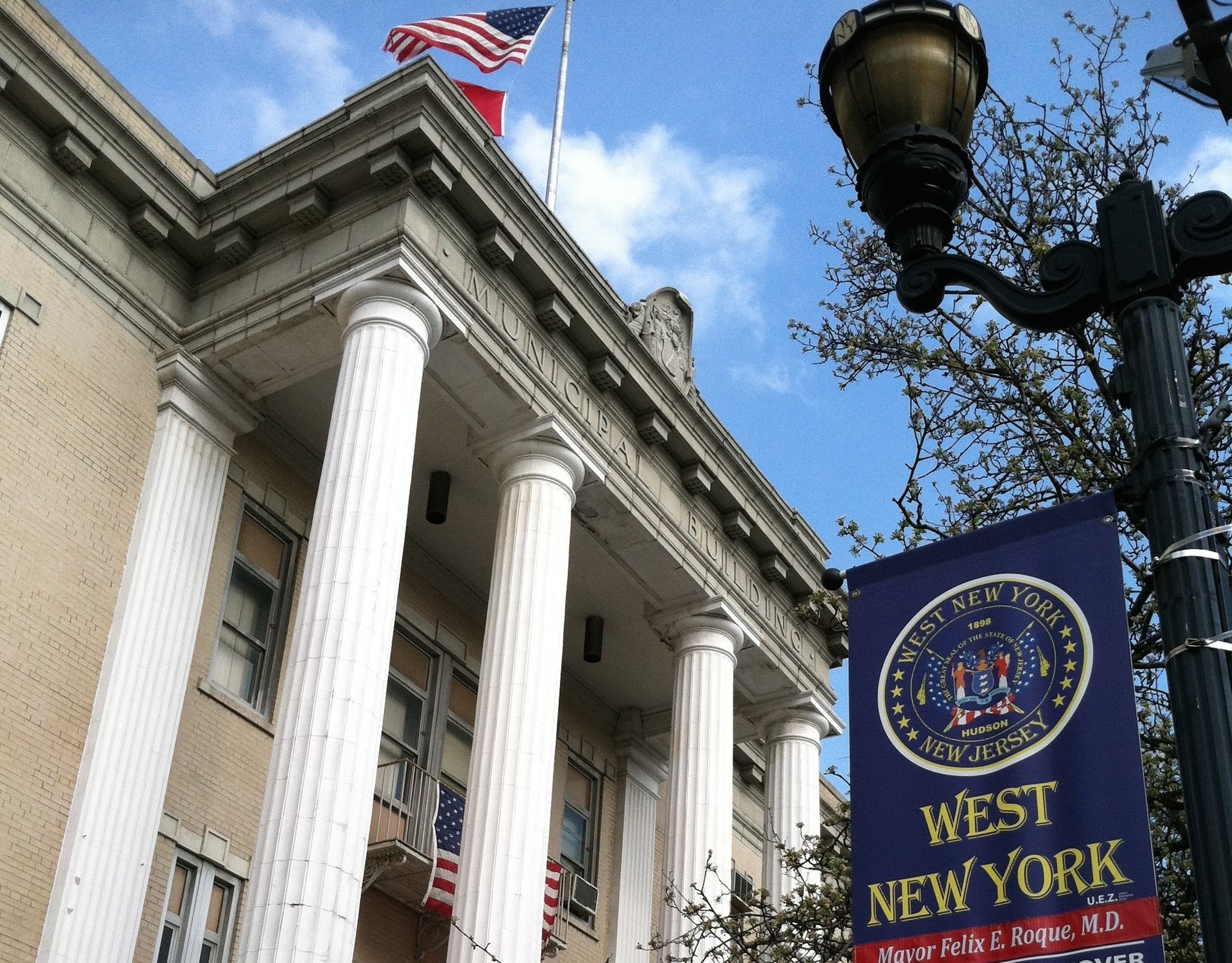 westnewyorkcityhall707b3d89873fe5a8 Cambio Newspaper